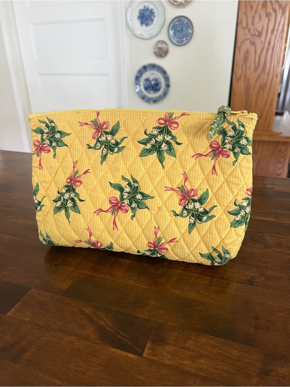 Vera Bradley Medium Cosmetic Bag, Yellow Hope Retired Pattern, 2002 - Picture 5 of 7